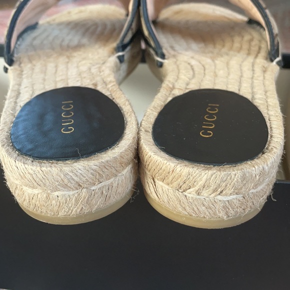 Gucci like new worn once sandals - Picture 4 of 9